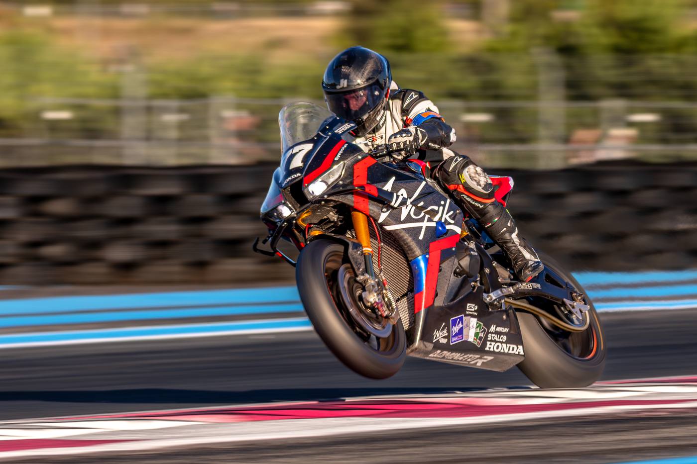 Honda Wojcik Racing #7 en panning de nuit, Bol d'Or 2025