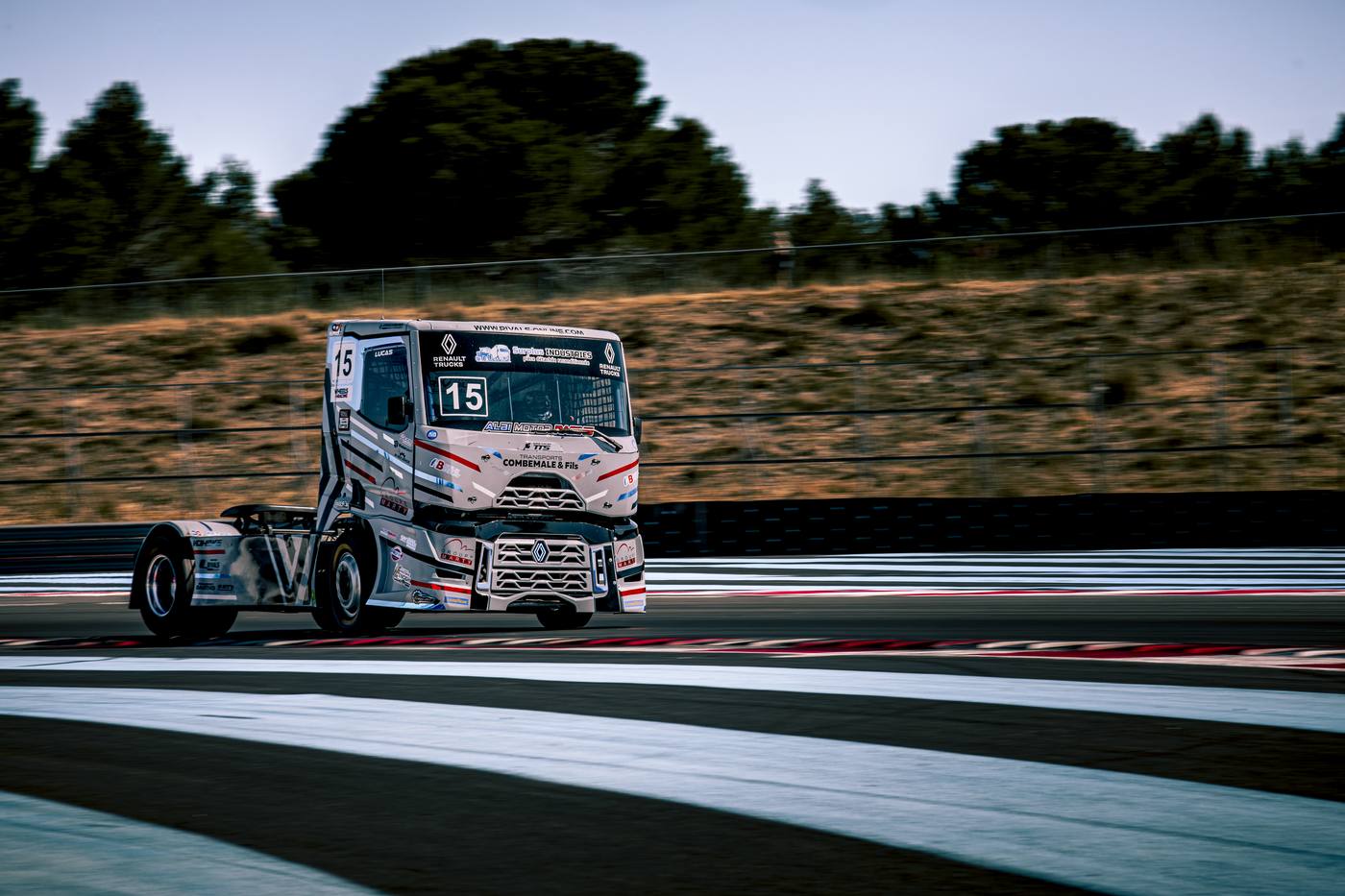 Albi Motor Racing #15 Lucas Rivals panning coucher de soleil Paul Ricard 2025