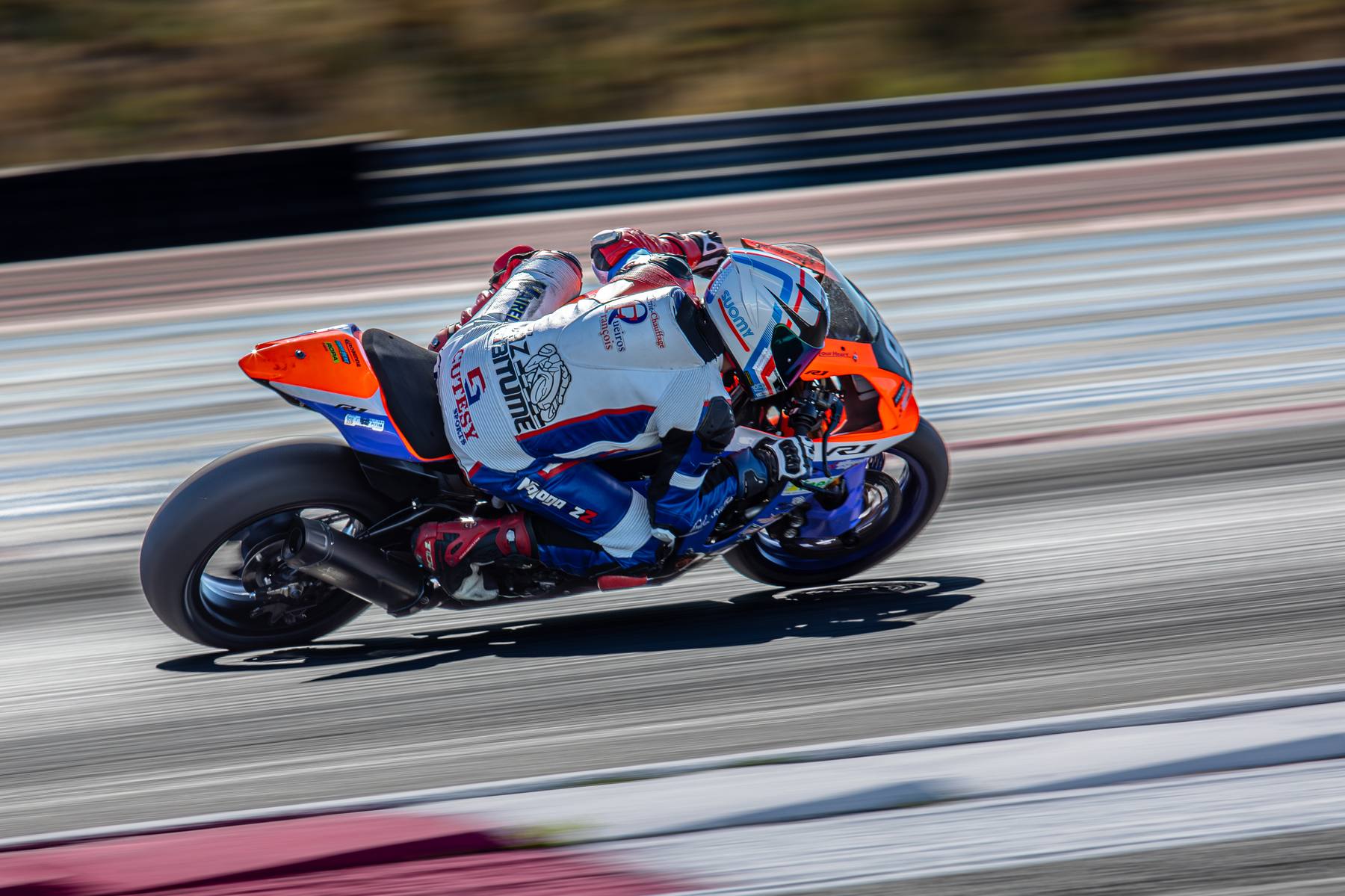 Pilote moto en plein relais, épreuve endurance UCM Paul Ricard 2025