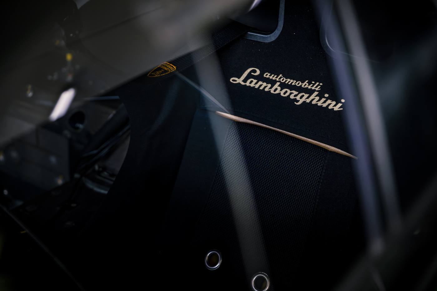 Logo Lamborghini brodé sur intérieur habitacle GT3, détail artistique, Paul Ricard 2026