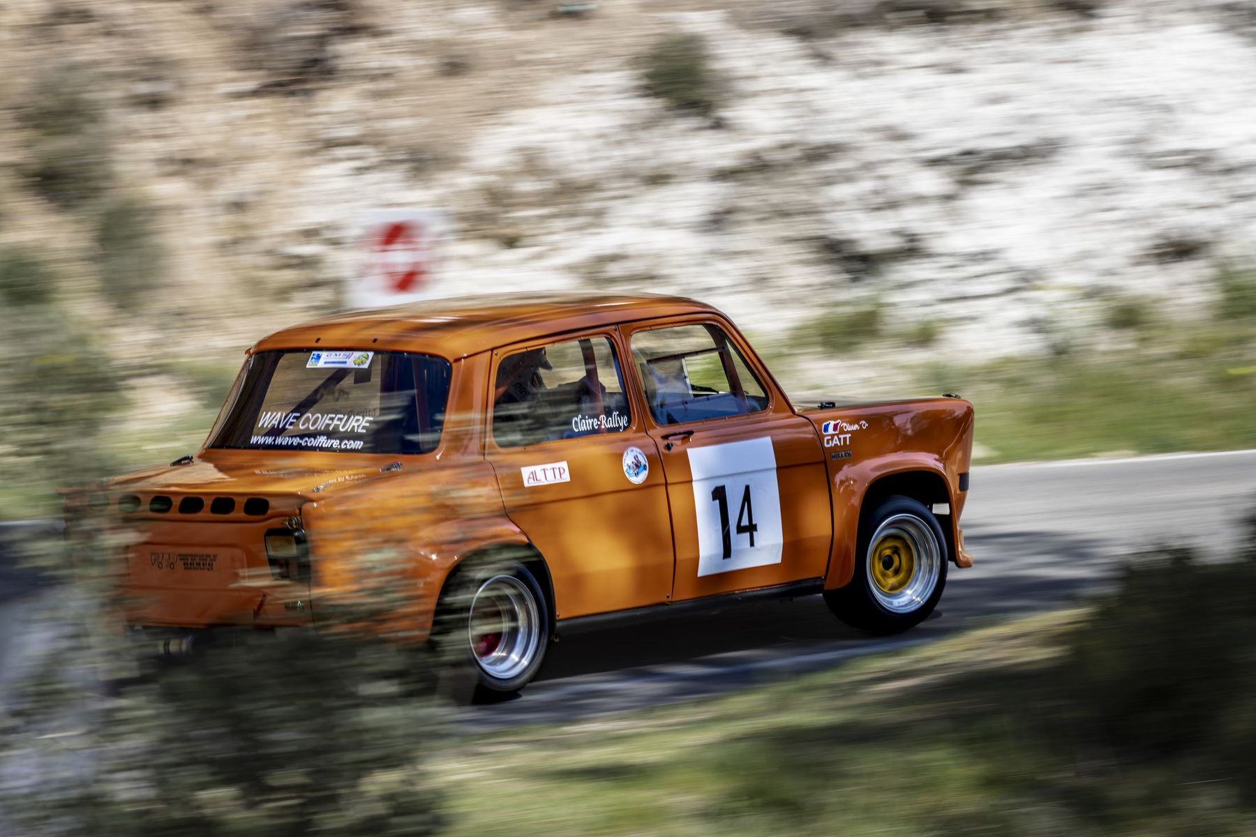 Renault 8 Gordini orange n°14 en filé